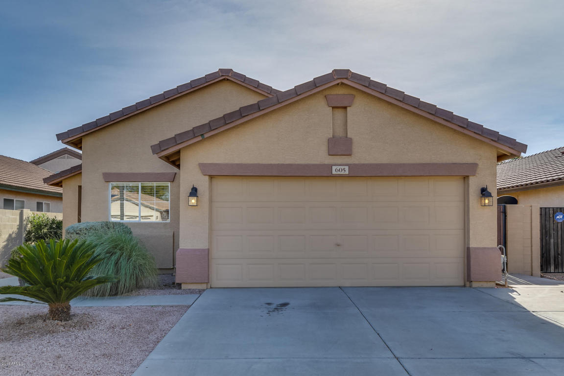 605 E Cantebria Dr, Gilbert, AZ 85296 photo 1