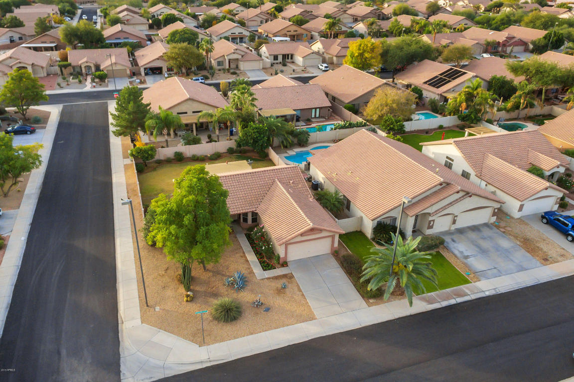 521 E Palomino Dr, Gilbert, AZ 85296 photo 1