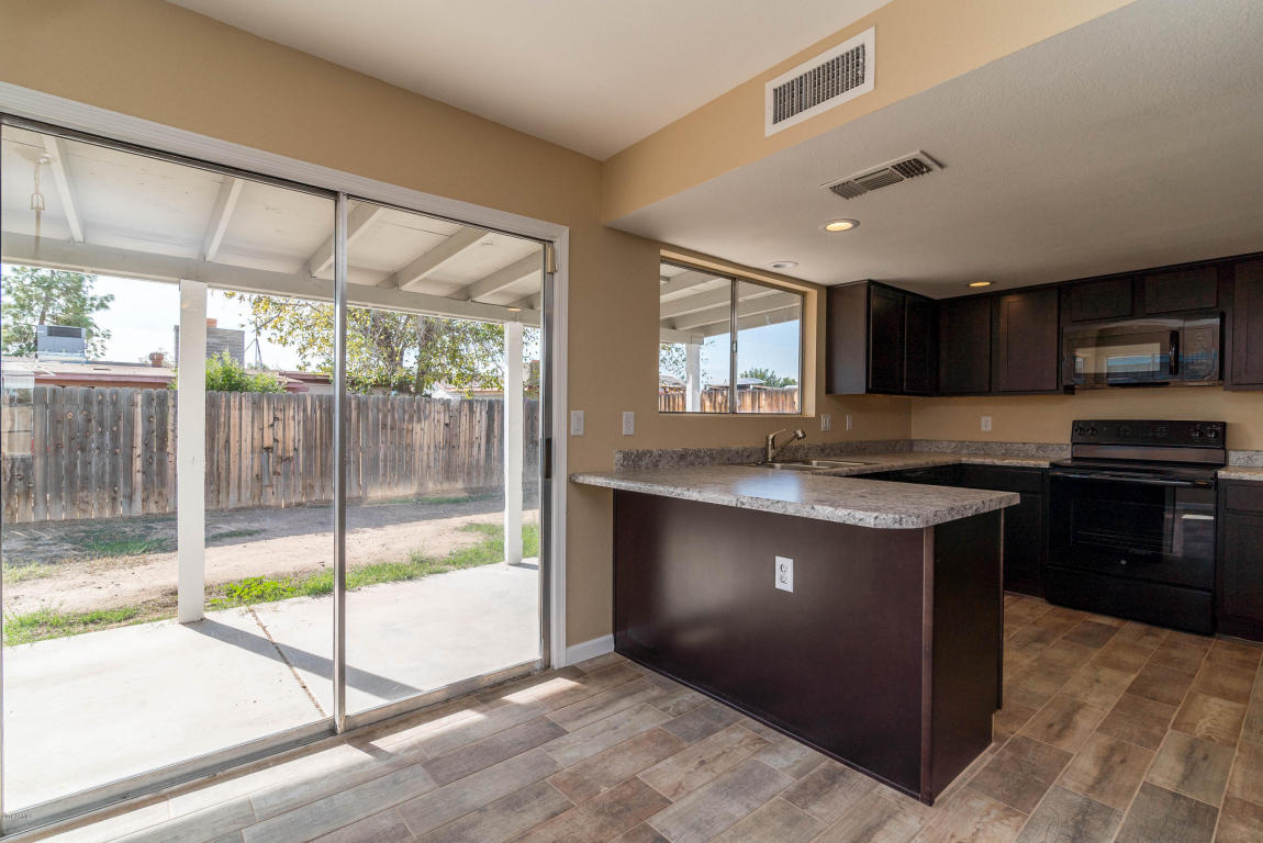 8317 W Sells Dr, Phoenix, AZ 85037 photo 4