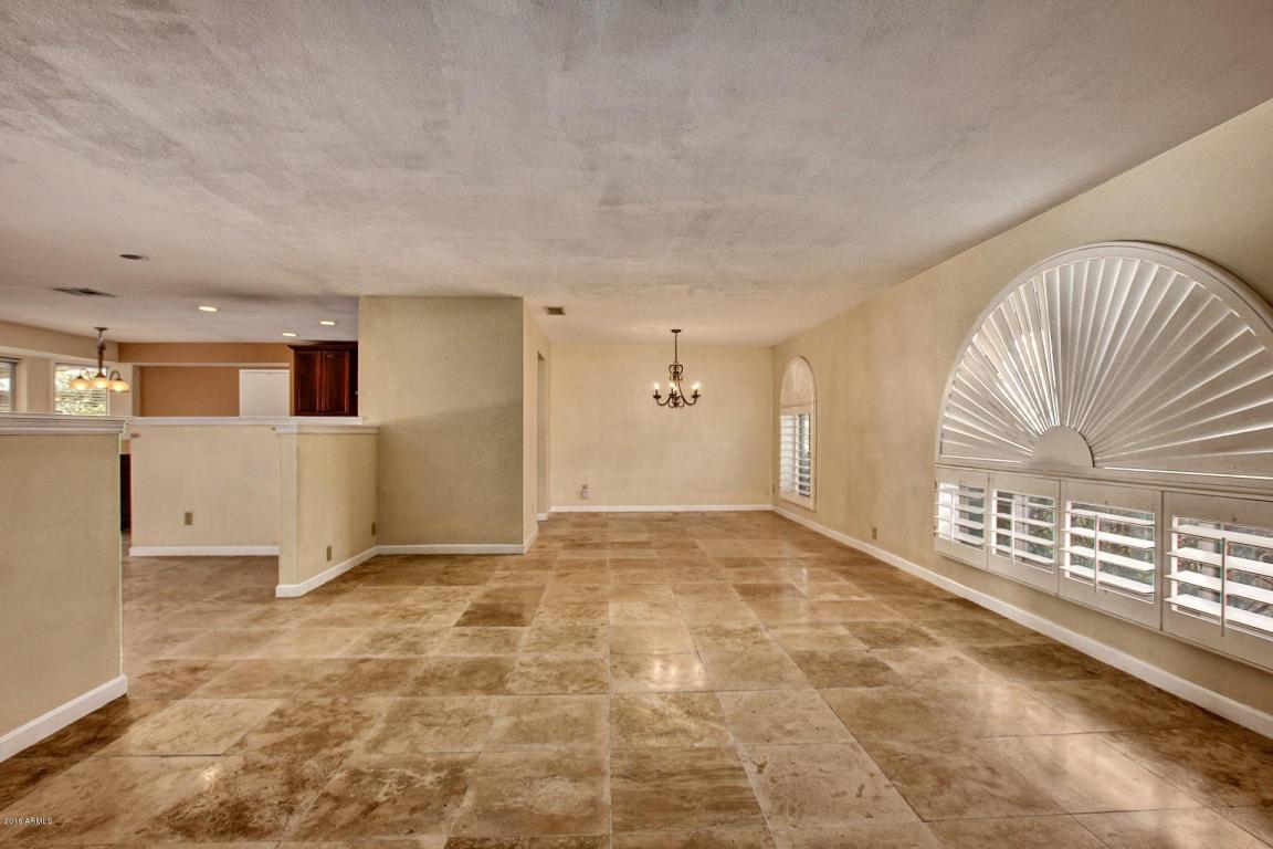 121 W Interlacken Dr, Phoenix, AZ 85023 photo 5