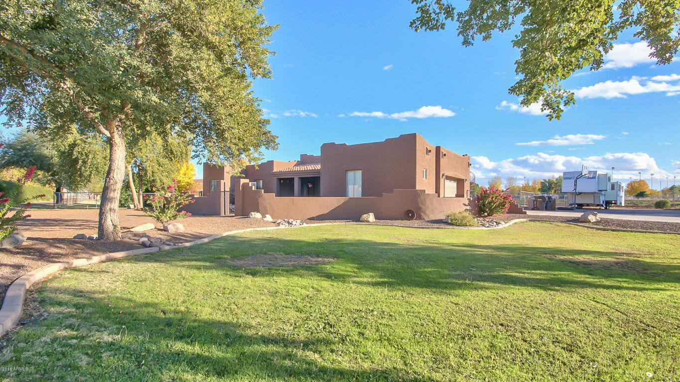 621 E Del Rio St, Gilbert, AZ 85295 photo 4