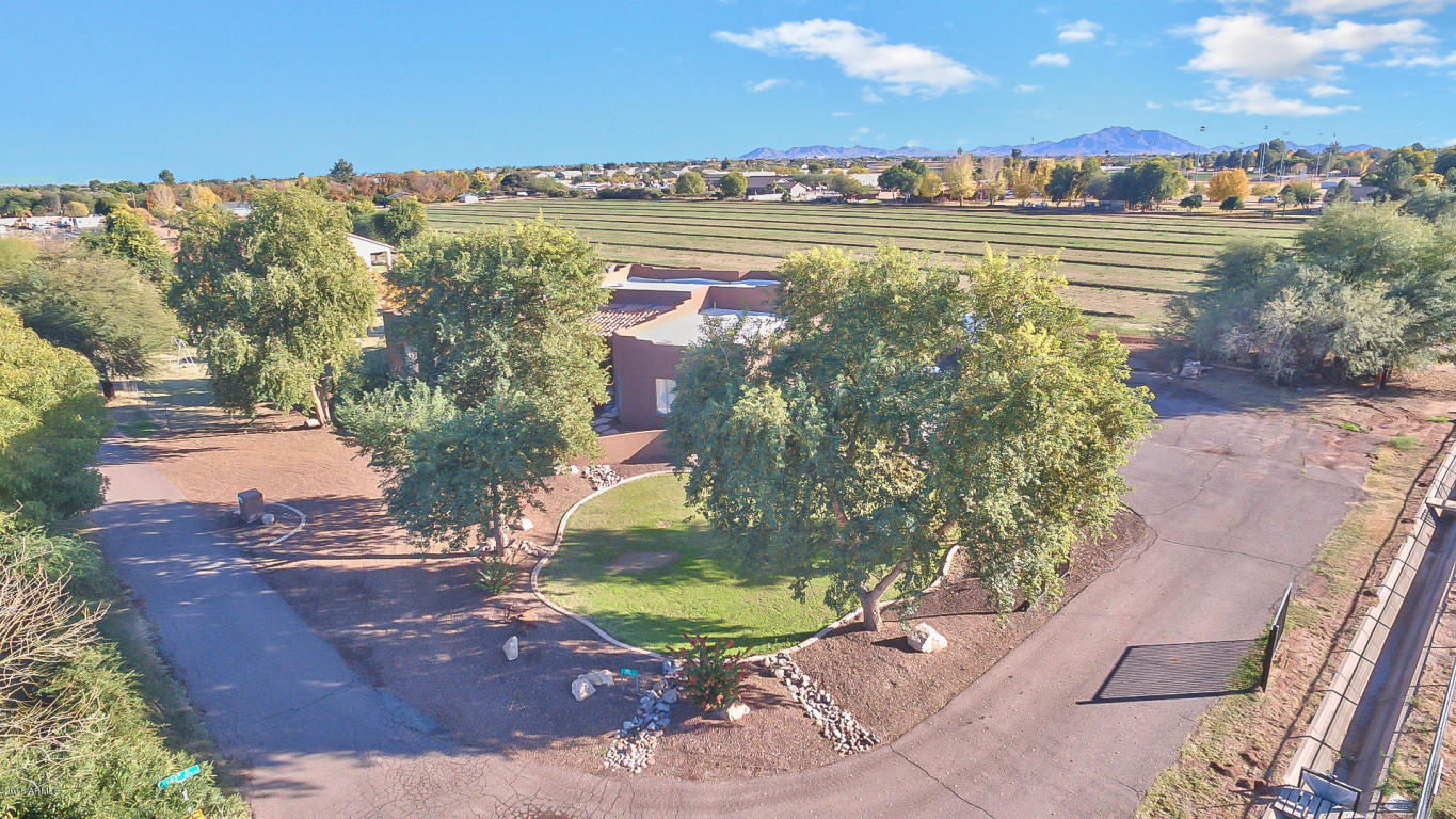 621 E Del Rio St, Gilbert, AZ 85295 photo 1