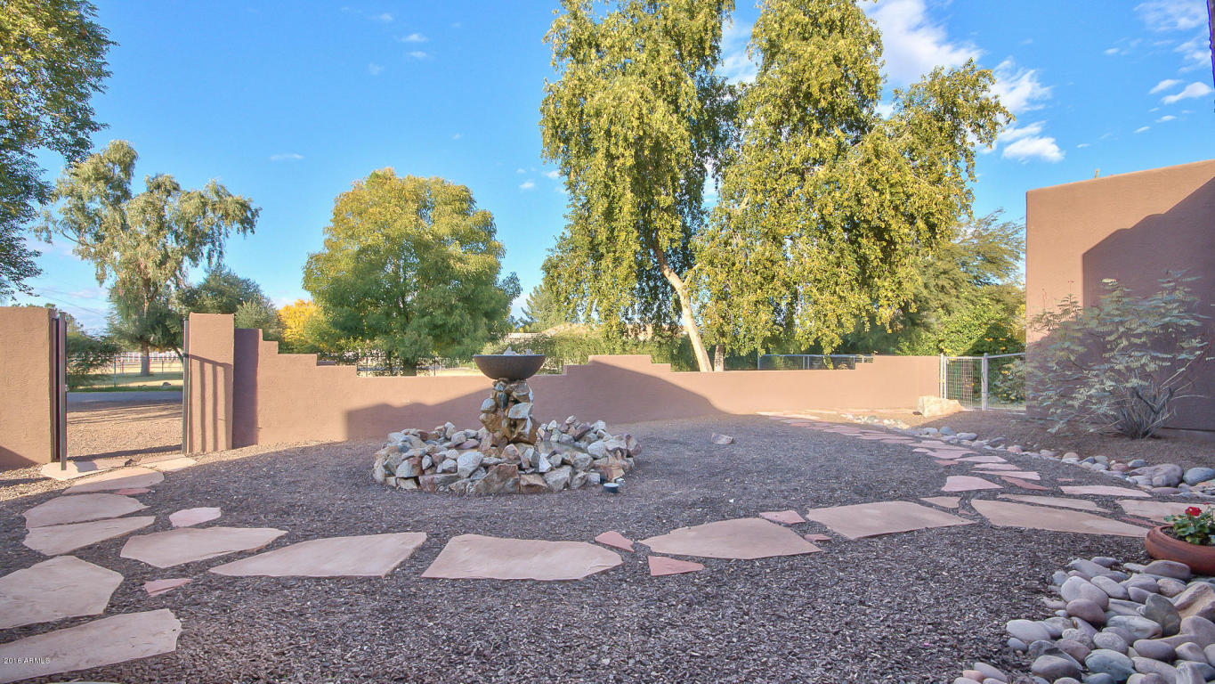 621 E Del Rio St, Gilbert, AZ 85295 photo 9