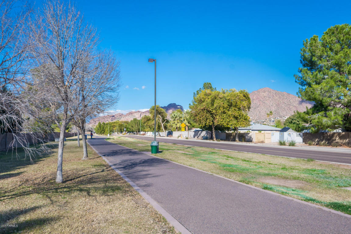3301 N 47th Pl, Phoenix, AZ 85018 photo 4