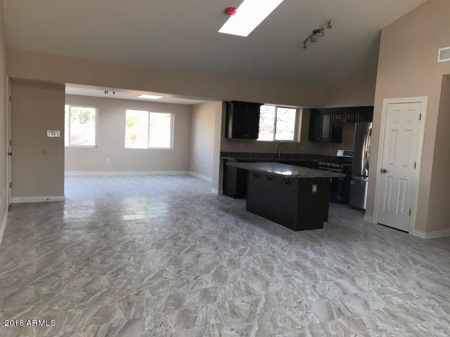 3125 N 40th Dr, Phoenix, AZ 85019 photo 17