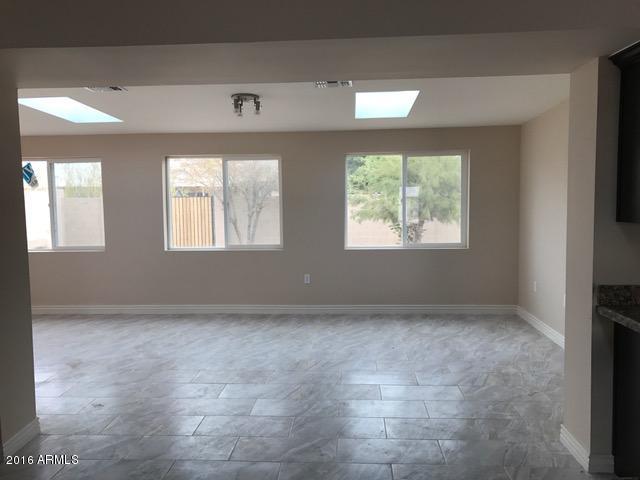 3125 N 40th Dr, Phoenix, AZ 85019 photo 14