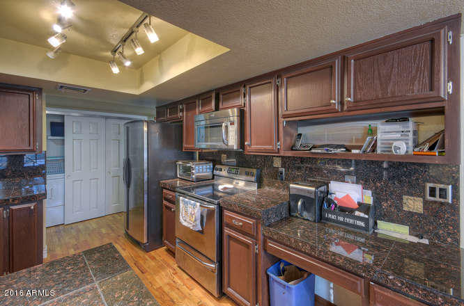 2530 E Paradise Dr, Phoenix, AZ 85028 photo 11