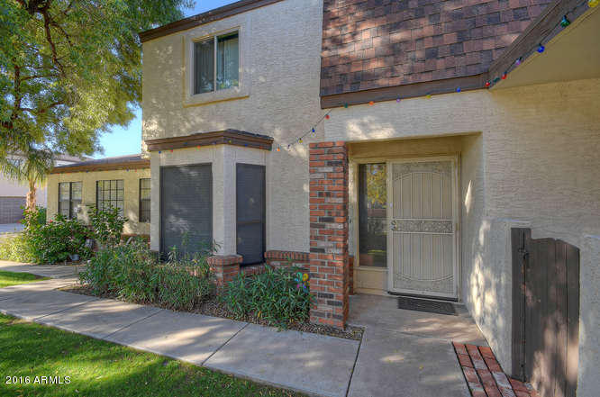 2530 E Paradise Dr, Phoenix, AZ 85028 photo 2