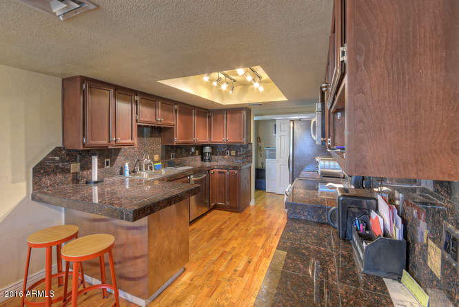 2530 E Paradise Dr, Phoenix, AZ 85028 photo 10