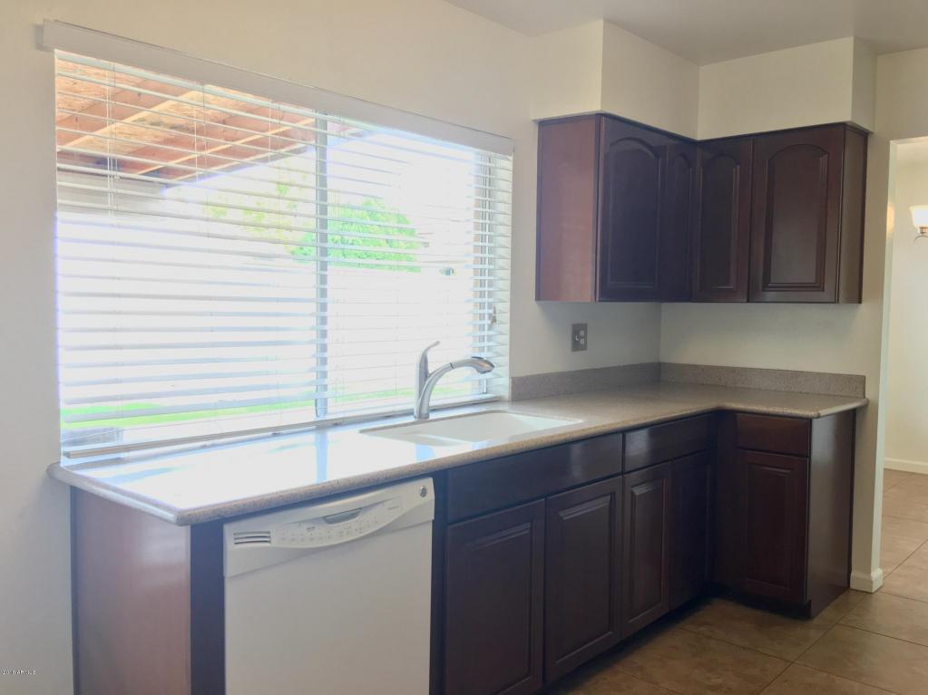 970 E Lobster Trap Ln, Tempe, AZ 85283 photo 5