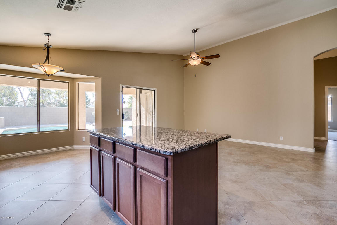 2253 E Robin Ln, Gilbert, AZ 85296 photo 8