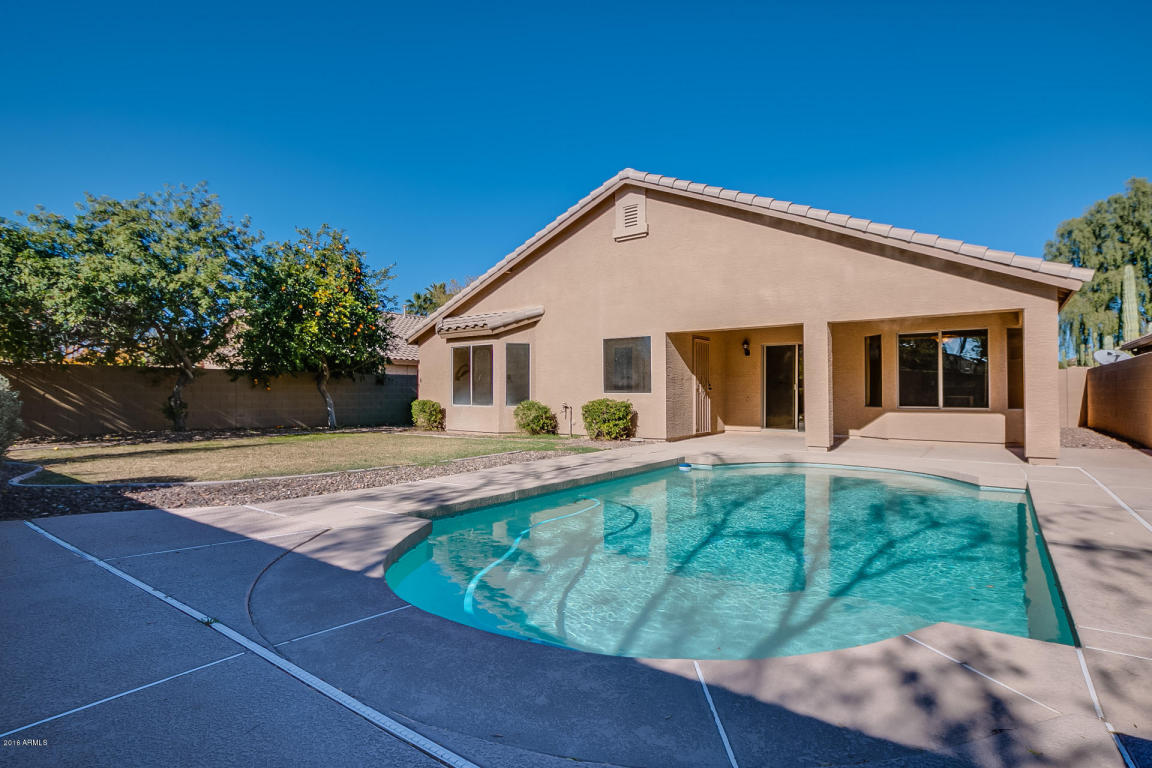 2253 E Robin Ln, Gilbert, AZ 85296 photo 2