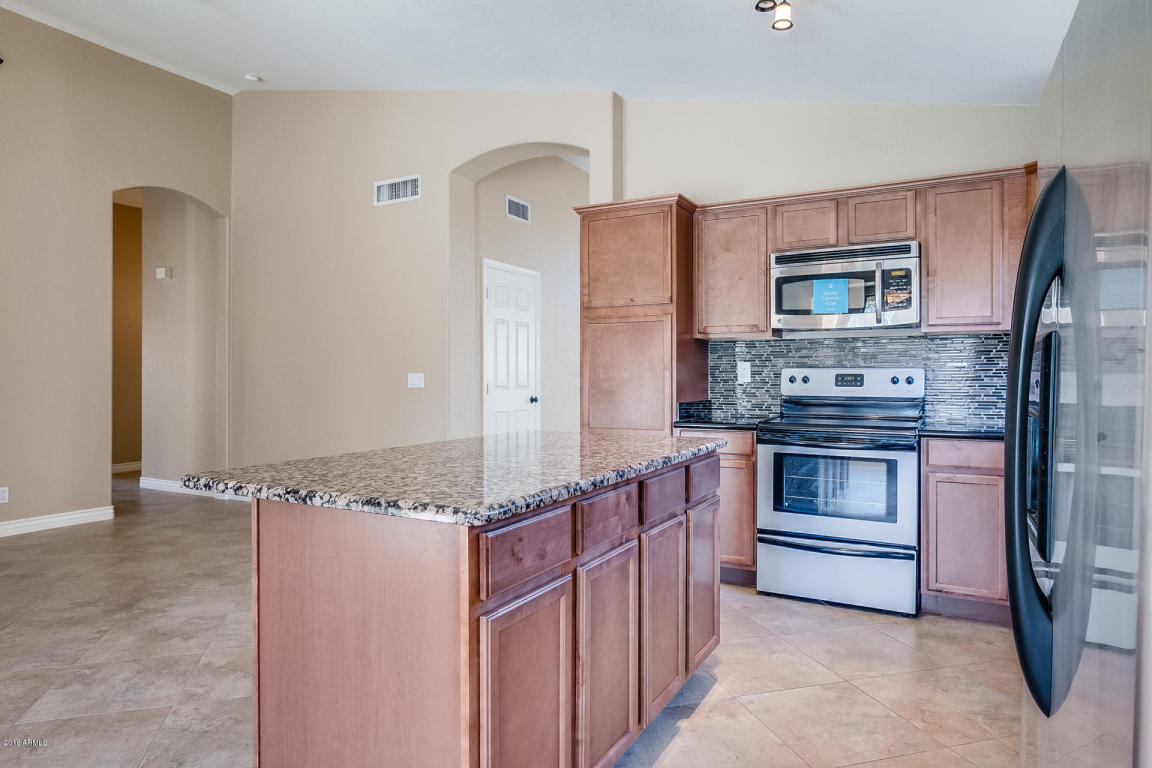 2253 E Robin Ln, Gilbert, AZ 85296 photo 7