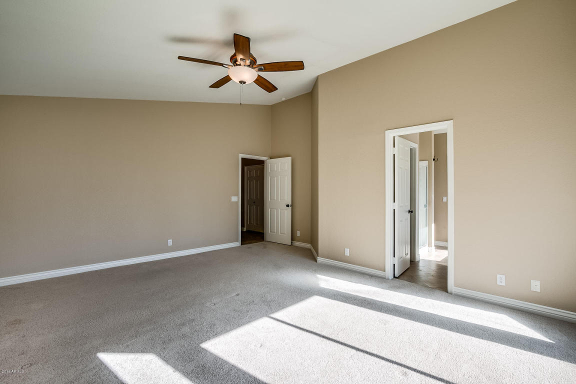 2253 E Robin Ln, Gilbert, AZ 85296 photo 15