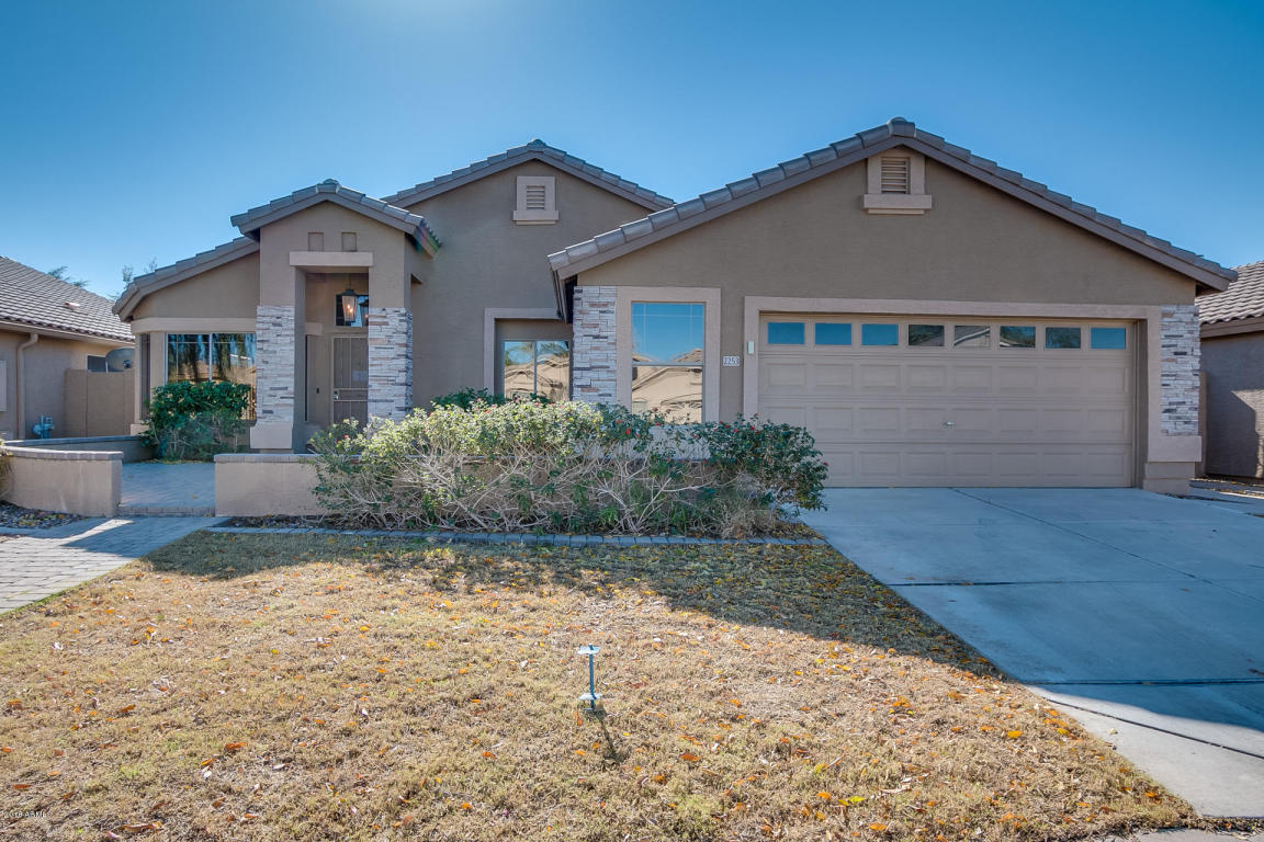 2253 E Robin Ln, Gilbert, AZ 85296 photo 1