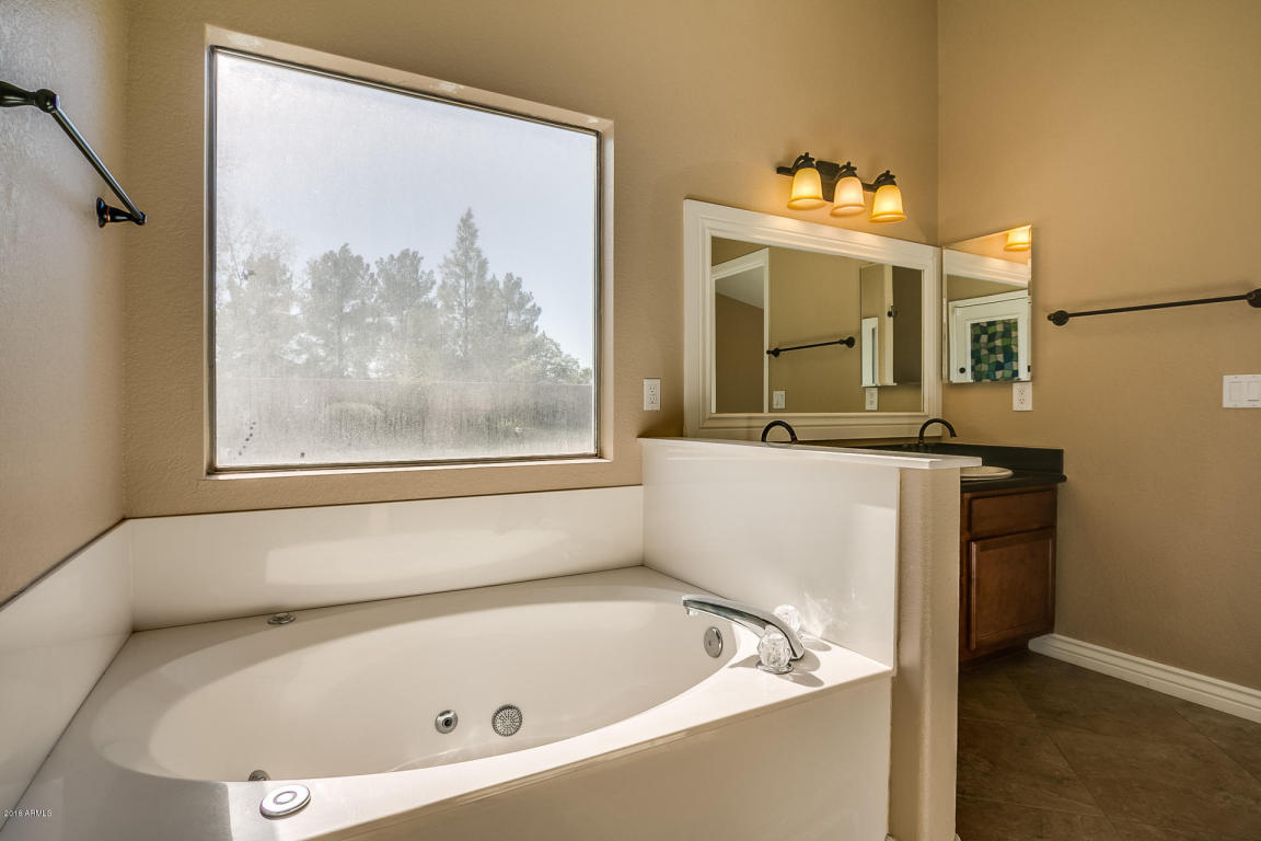 2253 E Robin Ln, Gilbert, AZ 85296 photo 17