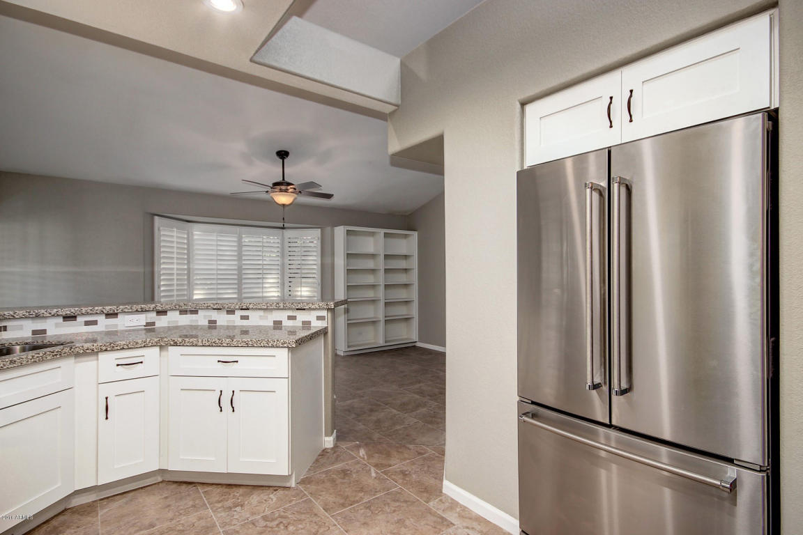 4614 E Monte Way, Phoenix, AZ 85044 photo 9