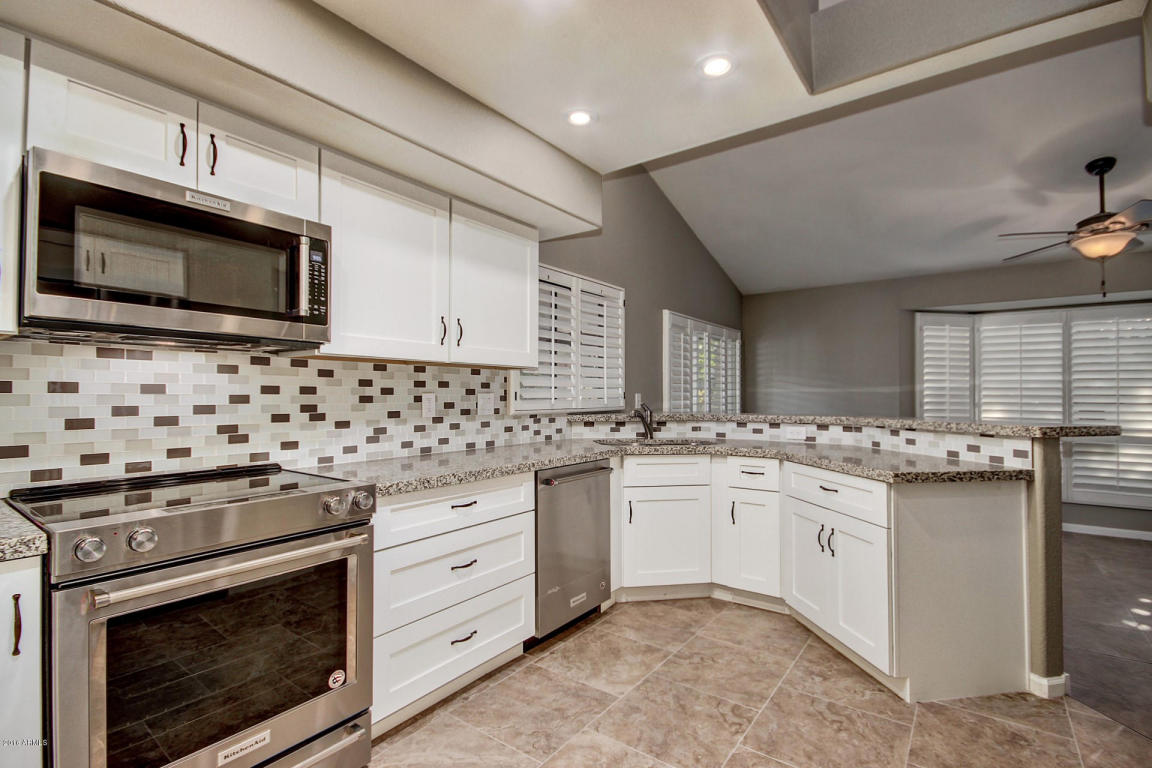 4614 E Monte Way, Phoenix, AZ 85044 photo 6