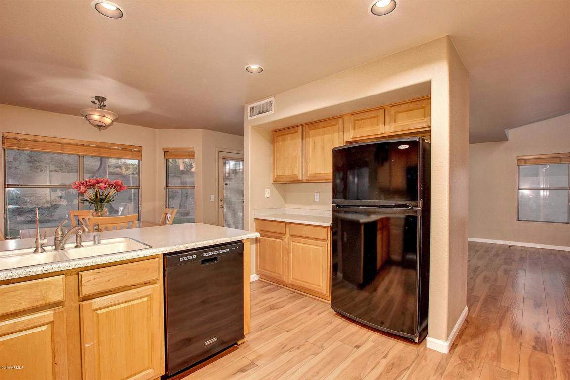 4622 E Lone Cactus Dr, Phoenix, AZ 85050 photo 9