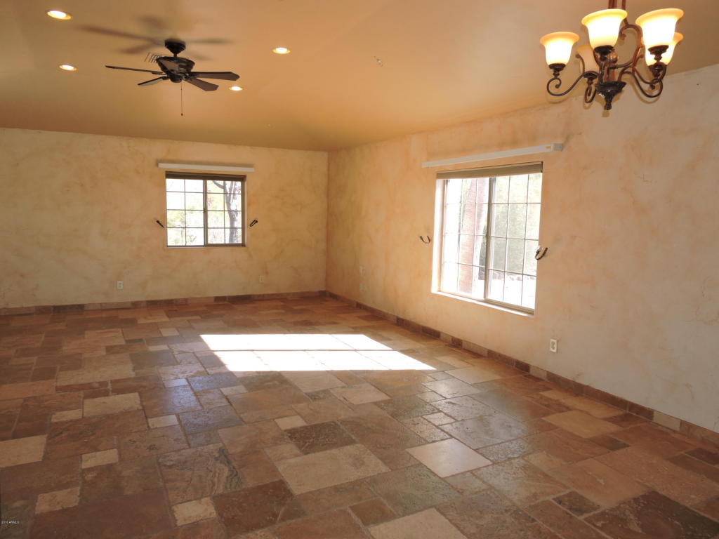 802 E Desert Hills Dr, Phoenix, AZ 85086 photo 3