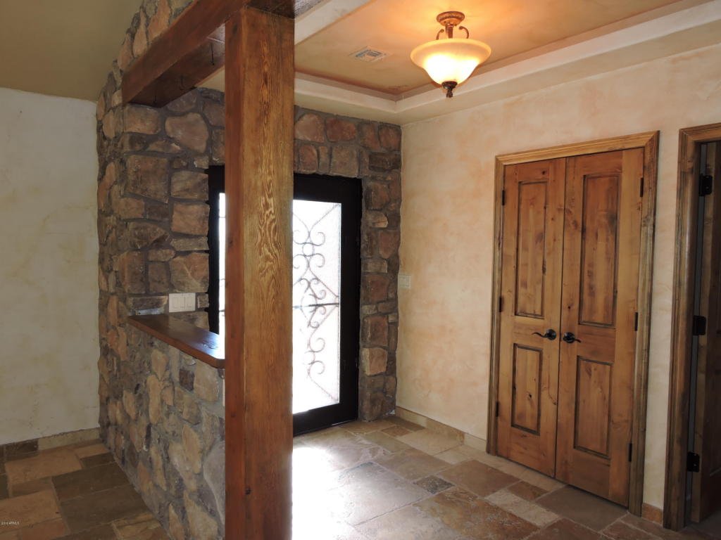 802 E Desert Hills Dr, Phoenix, AZ 85086 photo 2