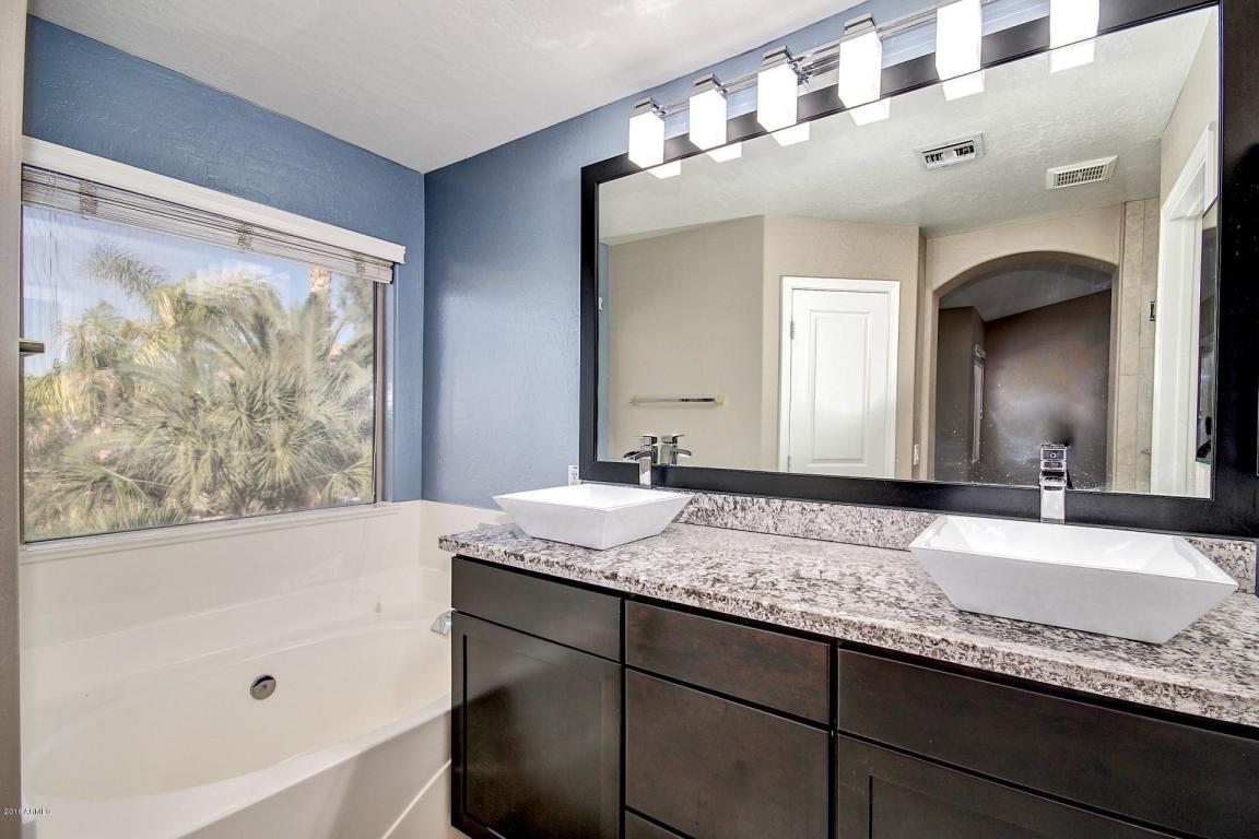 642 E Sherri Dr, Gilbert, AZ 85296 photo 13