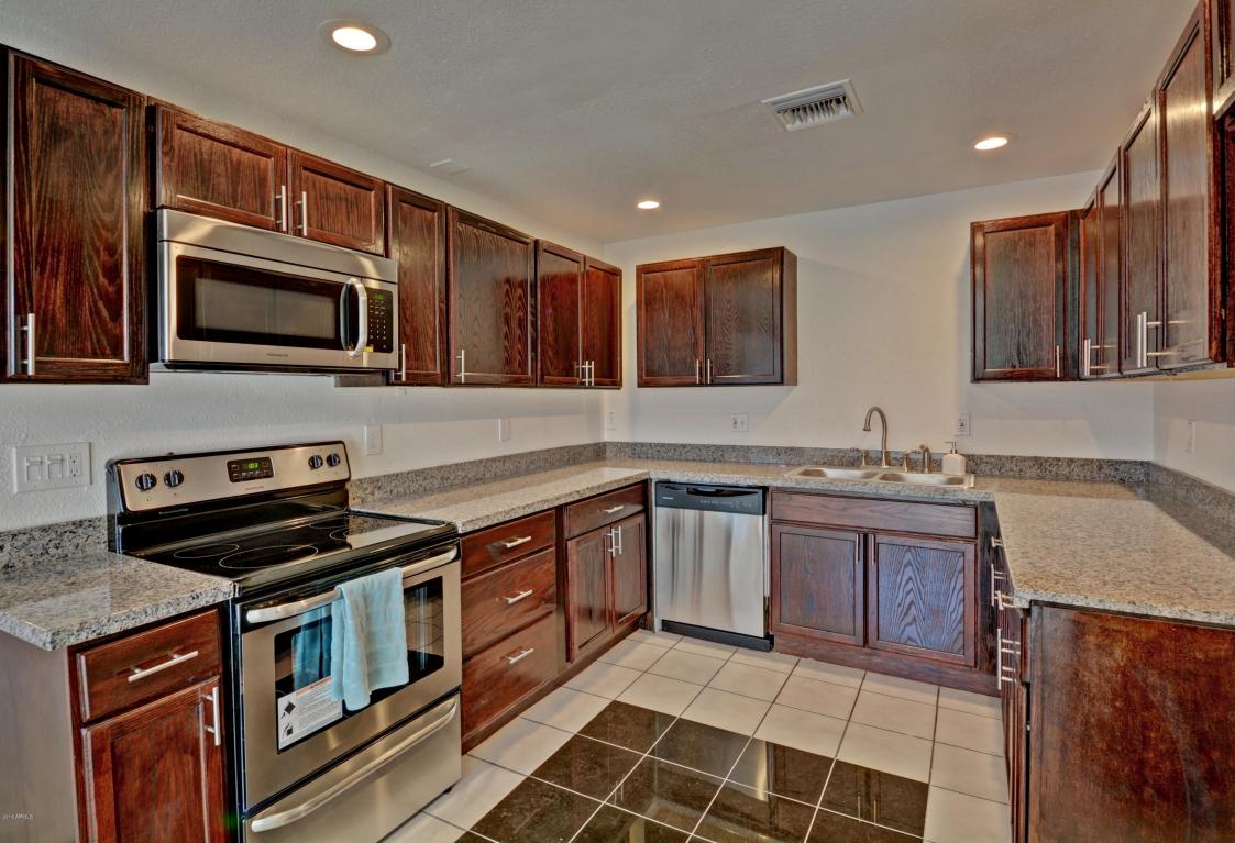 3337 E Gelding Dr, Phoenix, AZ 85032 photo 4