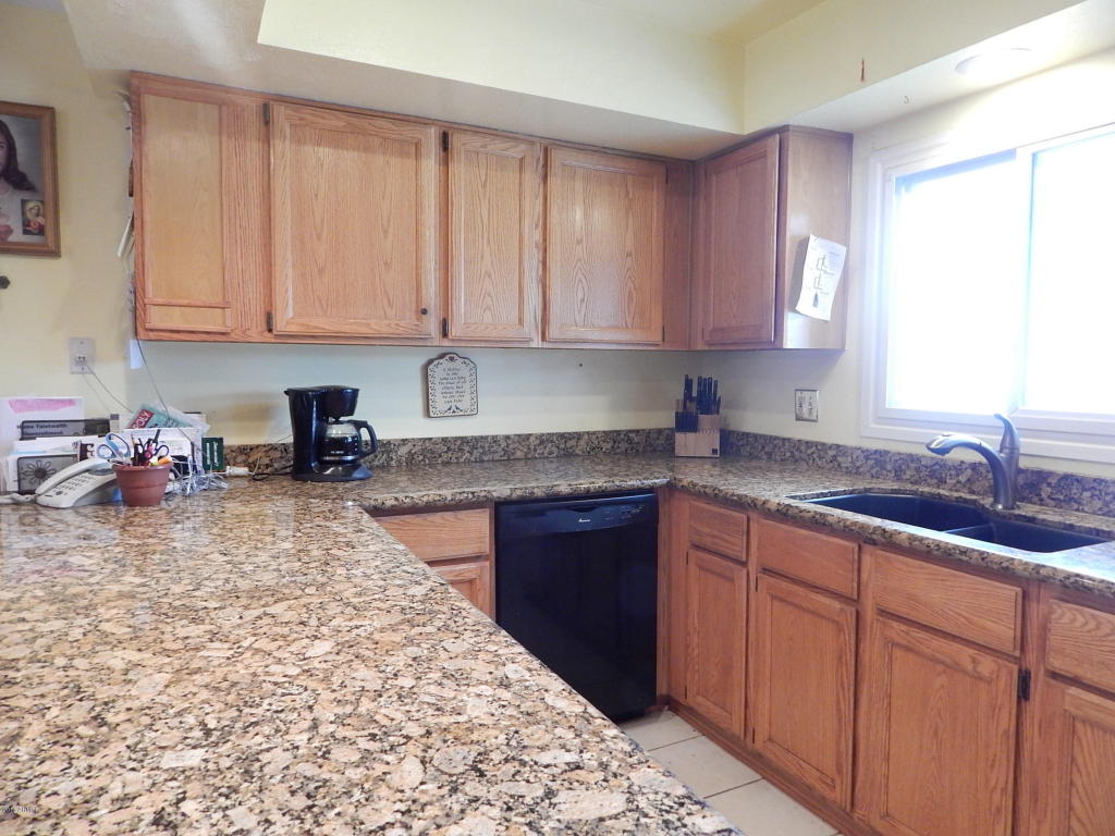 2910 E Turquoise Dr, Phoenix, AZ 85028 photo 15