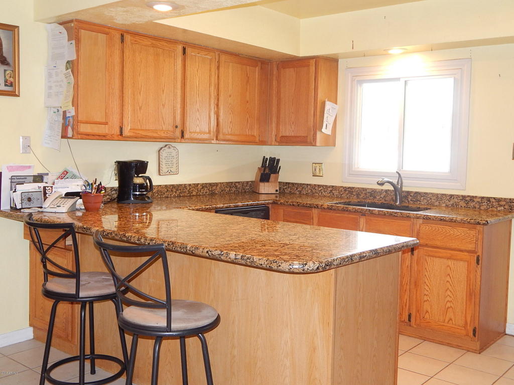2910 E Turquoise Dr, Phoenix, AZ 85028 photo 13