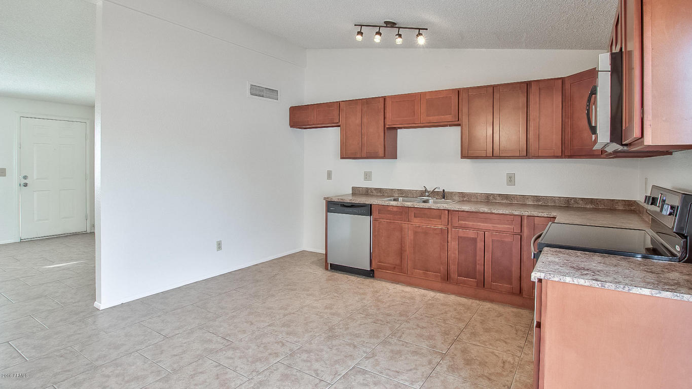 7014 W Verde Ln, Phoenix, AZ 85033 photo 9