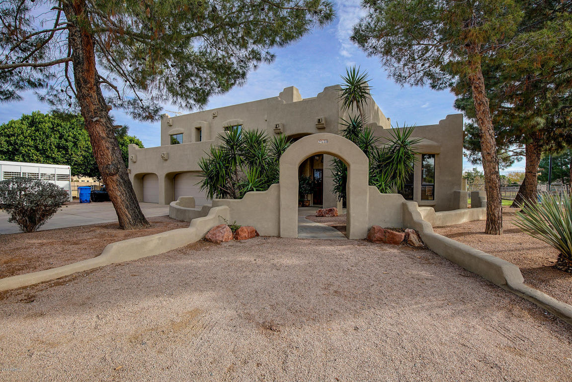 2530 E Desert Ln, Gilbert, AZ 85234 photo 1