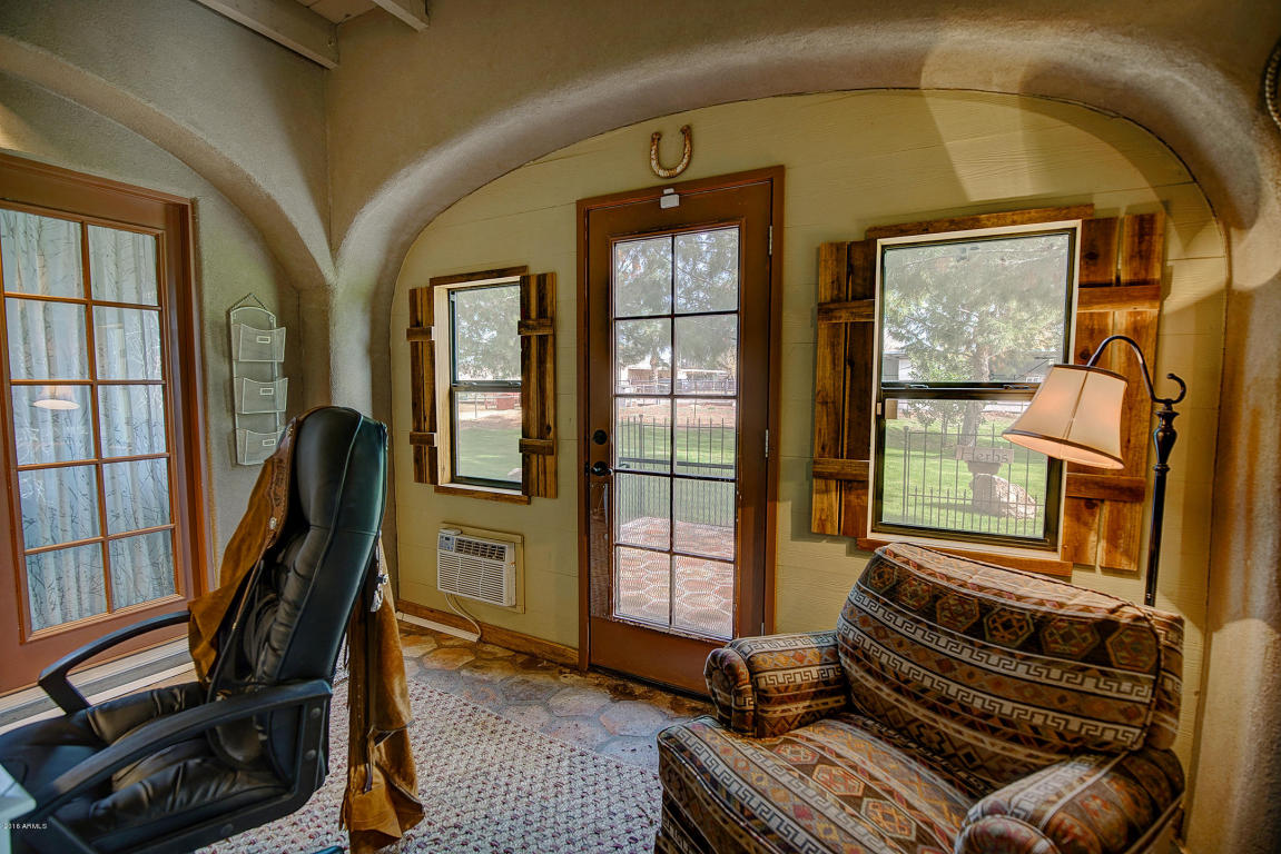 2530 E Desert Ln, Gilbert, AZ 85234 photo 23