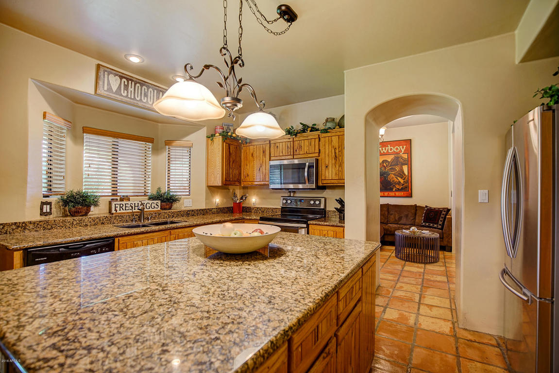 2530 E Desert Ln, Gilbert, AZ 85234 photo 11