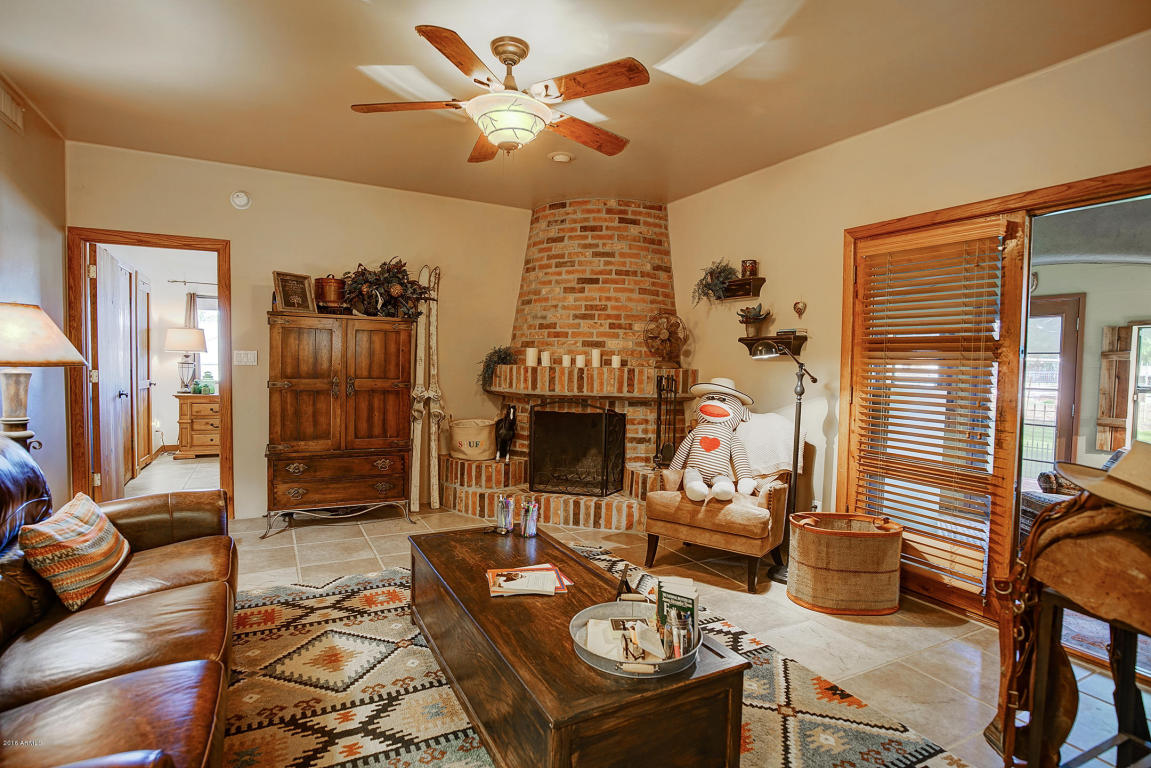 2530 E Desert Ln, Gilbert, AZ 85234 photo 15