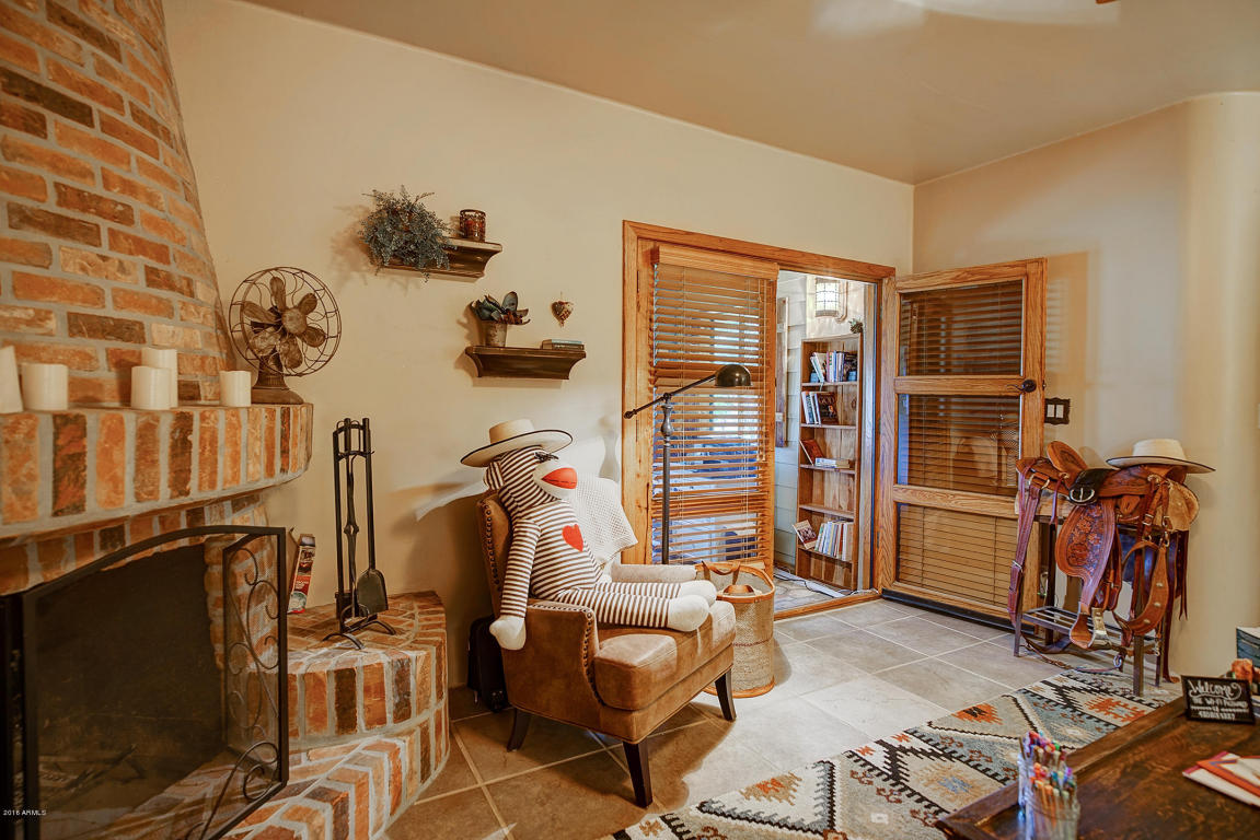 2530 E Desert Ln, Gilbert, AZ 85234 photo 16