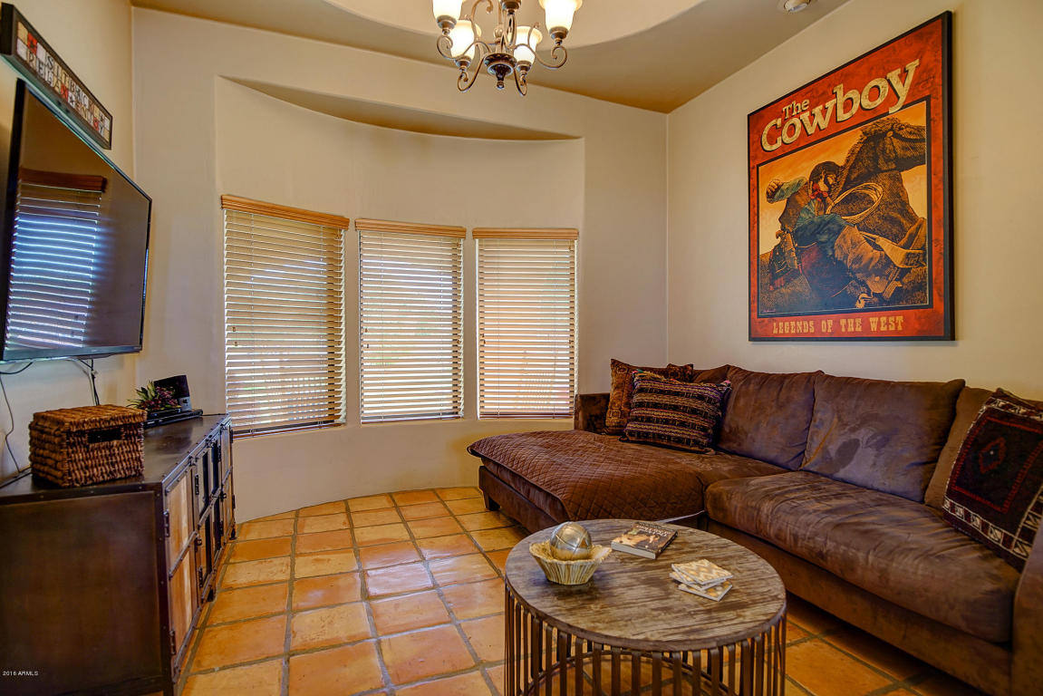 2530 E Desert Ln, Gilbert, AZ 85234 photo 9