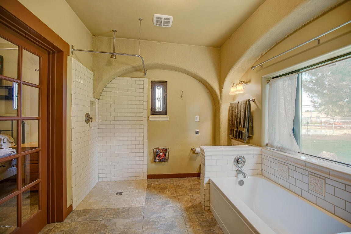 2530 E Desert Ln, Gilbert, AZ 85234 photo 22