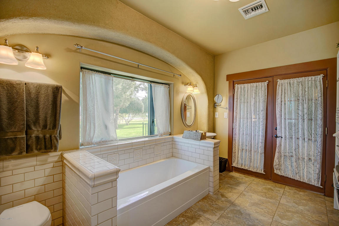 2530 E Desert Ln, Gilbert, AZ 85234 photo 20
