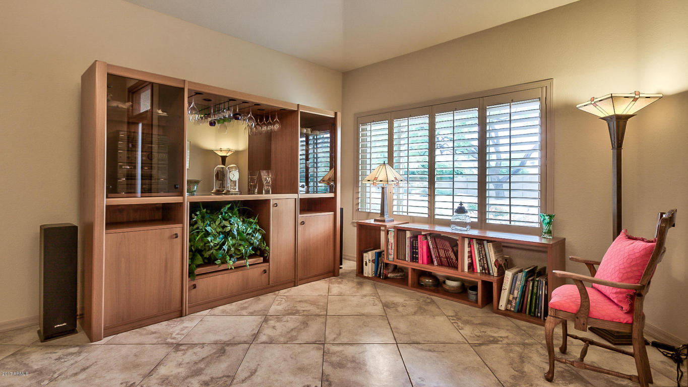 55 E Secretariat Dr, Tempe, AZ 85284 photo 7