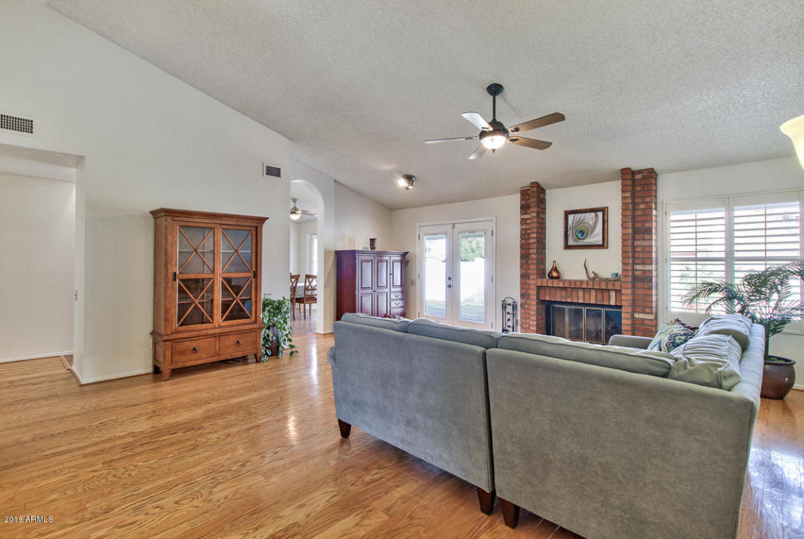 1340 E Brentrup Dr, Tempe, AZ 85283 photo 3