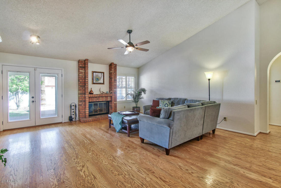 1340 E Brentrup Dr, Tempe, AZ 85283 photo 4