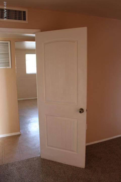 6425 W Mitchell Dr, Phoenix, AZ 85033 photo 4