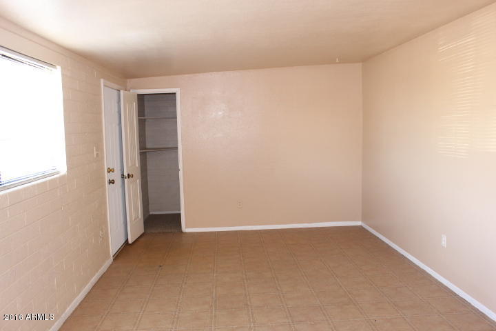 6425 W Mitchell Dr, Phoenix, AZ 85033 photo 9