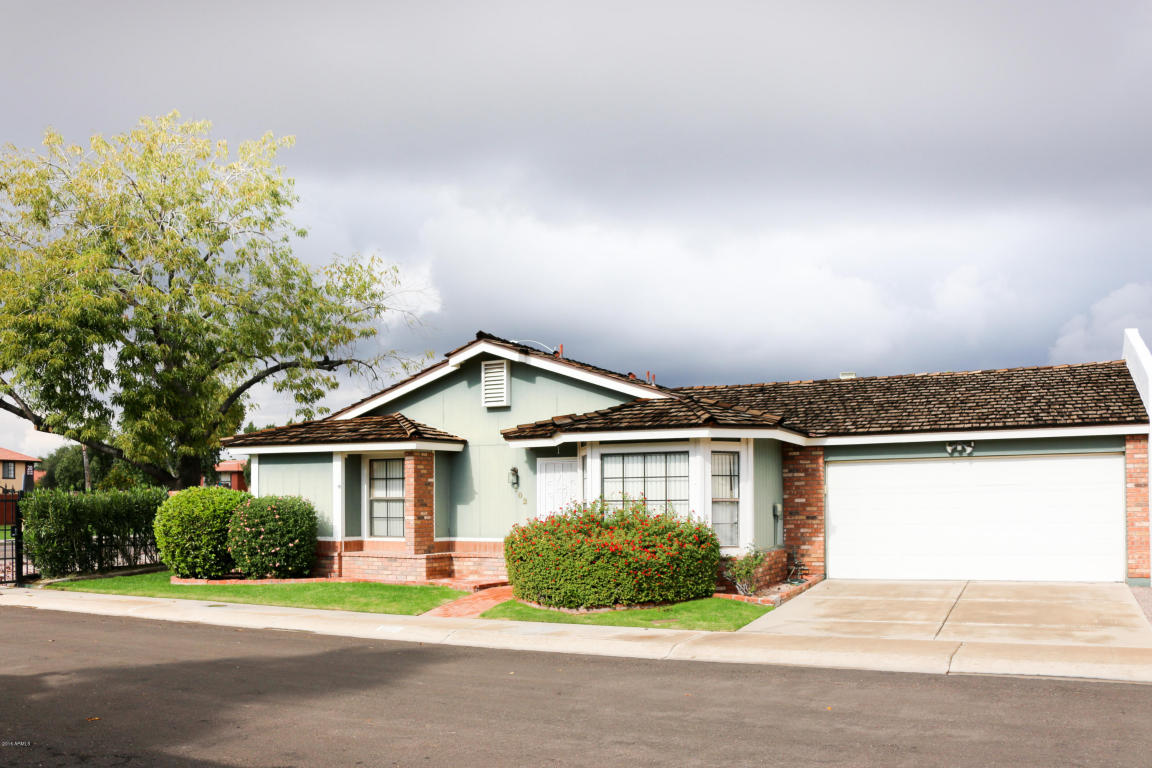 102 E Danbury Rd, Phoenix, AZ 85022 photo 2