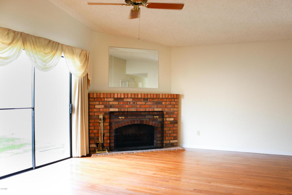 102 E Danbury Rd, Phoenix, AZ 85022 photo 4