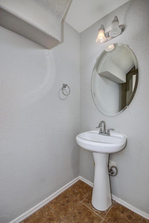 1217 E Grenadine Rd, Phoenix, AZ 85040 photo 9