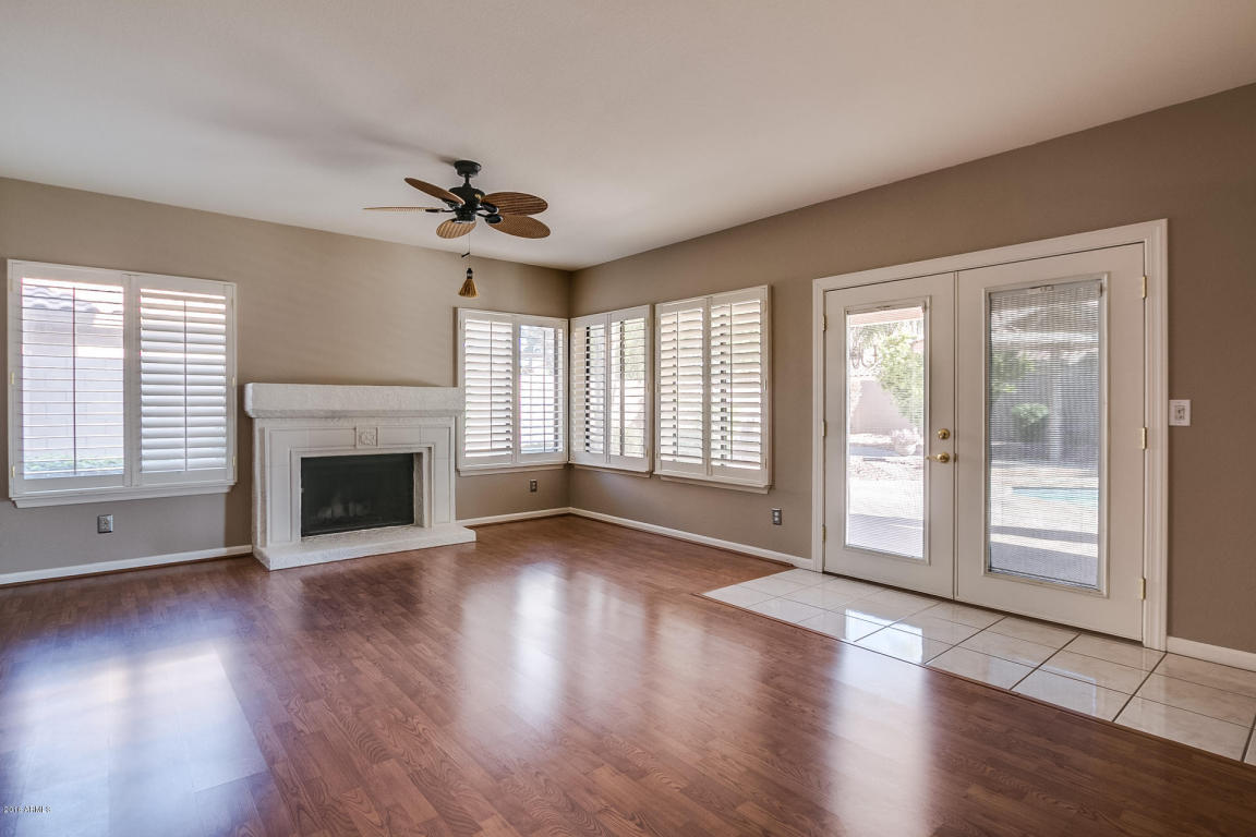 913 W Iris Dr, Gilbert, AZ 85233 photo 8