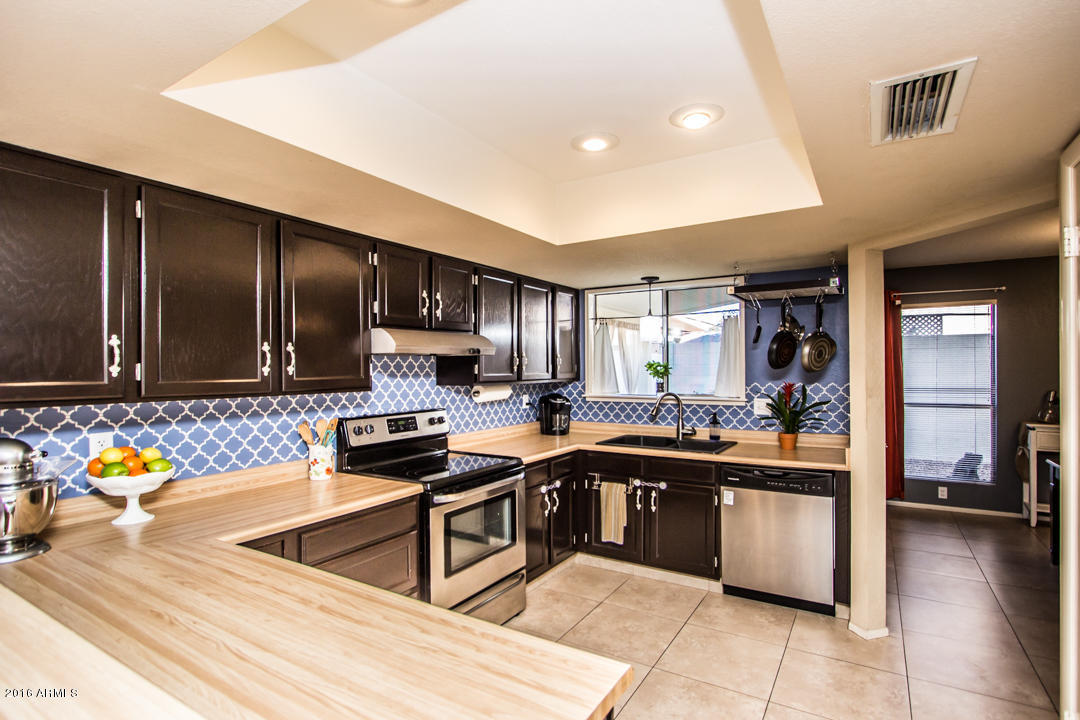 414 E Taro Ln, Phoenix, AZ 85024 photo 11