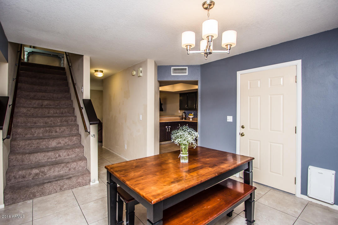 414 E Taro Ln, Phoenix, AZ 85024 photo 9