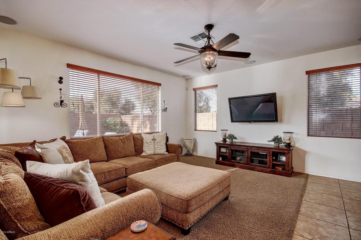6844 S Crestview Dr, Gilbert, AZ 85298 photo 8